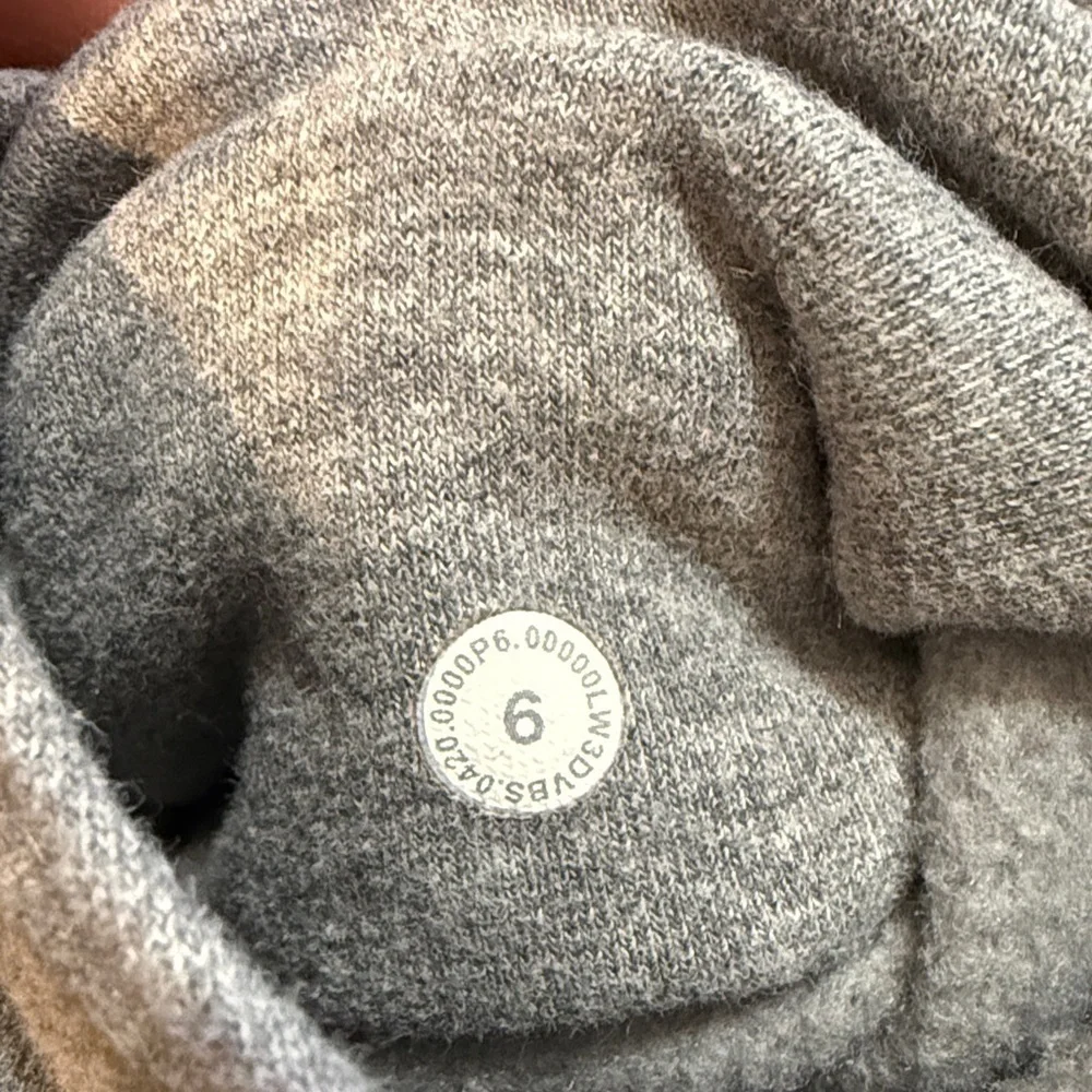 Lululemon All Yours Hoodie Athletic Fleece Kangaroo Pocket Heather Gray Womens 6